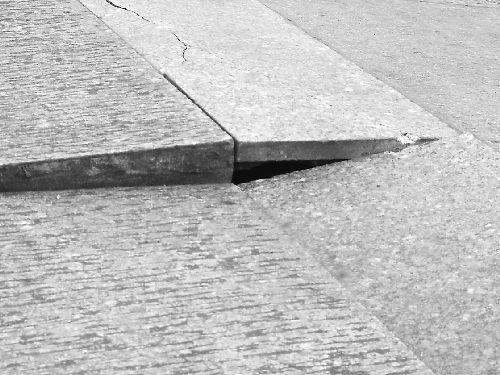 地磚翹起來如何修復(fù) 地磚翹起用什么膠水