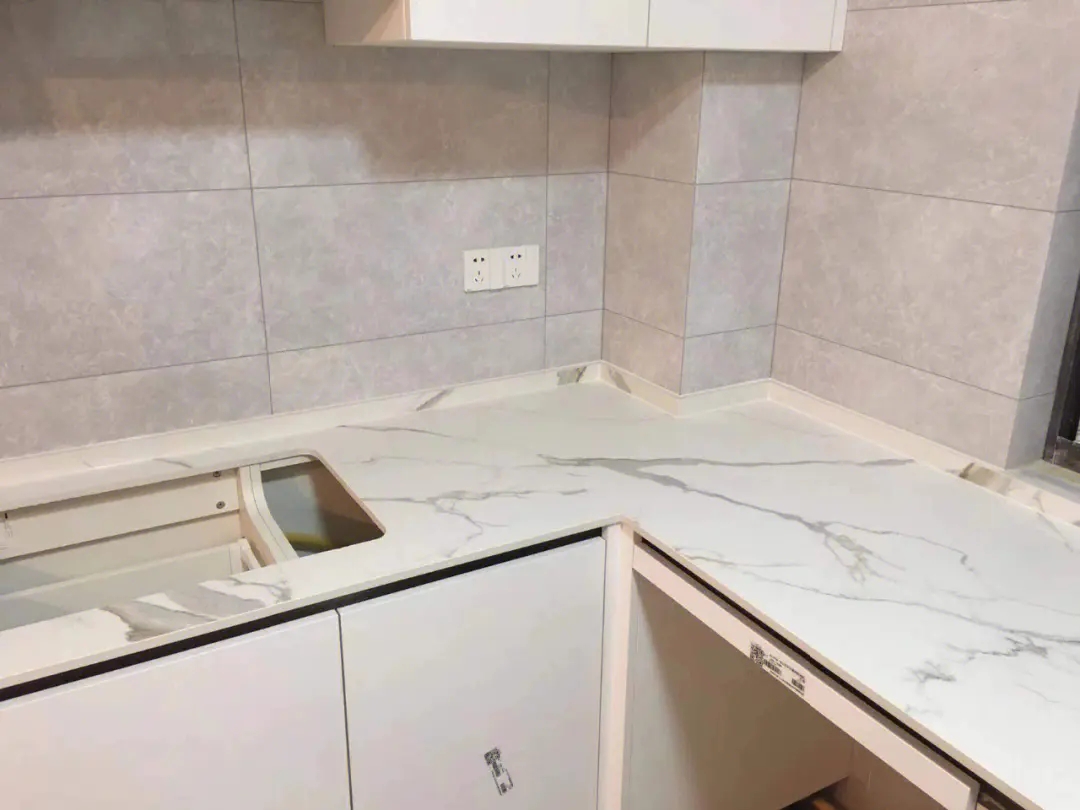 裝修臺(tái)面巖板怎么樣?有哪些優(yōu)點(diǎn)?