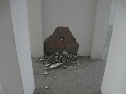 墻面掉沙怎么處理 墻面脫落起皮原因有哪些