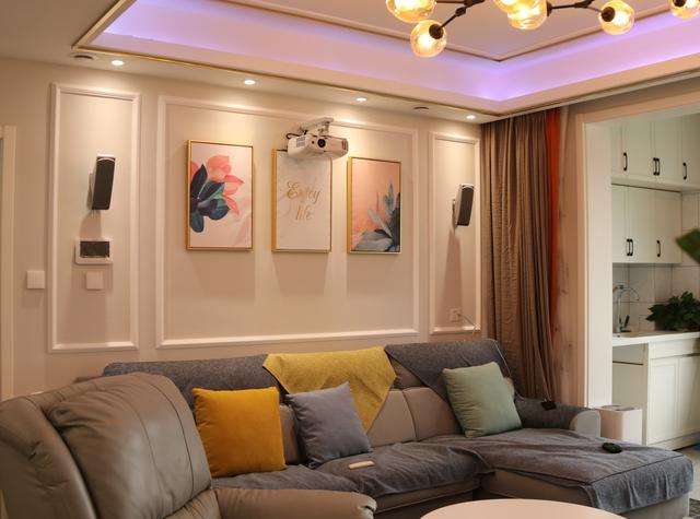 新房裝修背景墻線條有什么材質(zhì)?自己可以安裝嗎