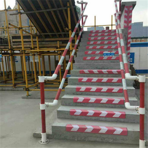 工地樓梯扶手有哪些種類？樓梯扶手一般高度是多少？