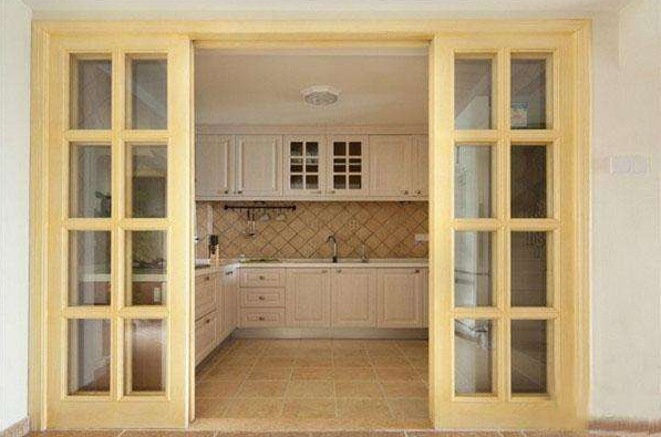 廚房裝折疊門好還是推拉門好? 廚房門選購注意事項(xiàng)