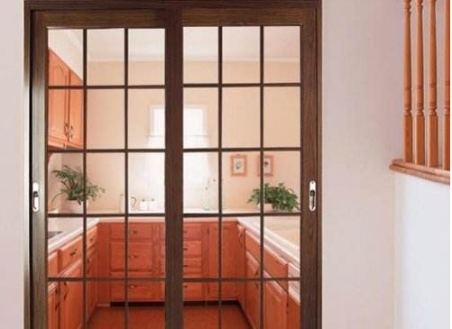 廚房裝折疊門好還是推拉門好? 廚房門選購注意事項(xiàng)