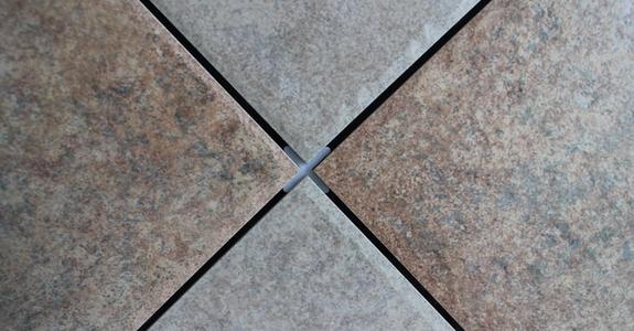 瓷磚留縫好還是不留好？貼瓷磚為什么必須留縫？