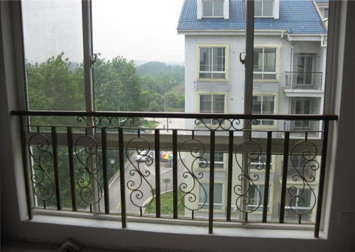 隱型紗窗怎么選,家裝選隱型紗窗有什么好處?