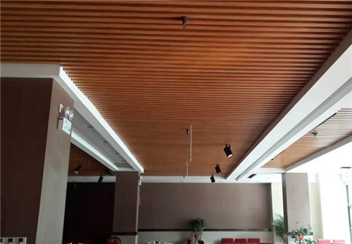 生態(tài)木吊頂?shù)膬?yōu)點(diǎn)和缺點(diǎn)各是什么?