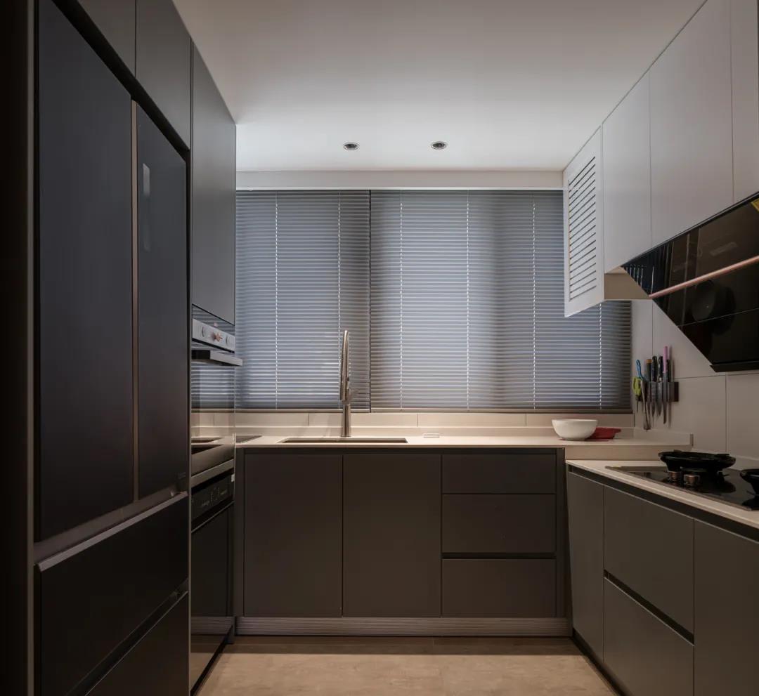 120平房子裝修完廚房有異味如何去除?