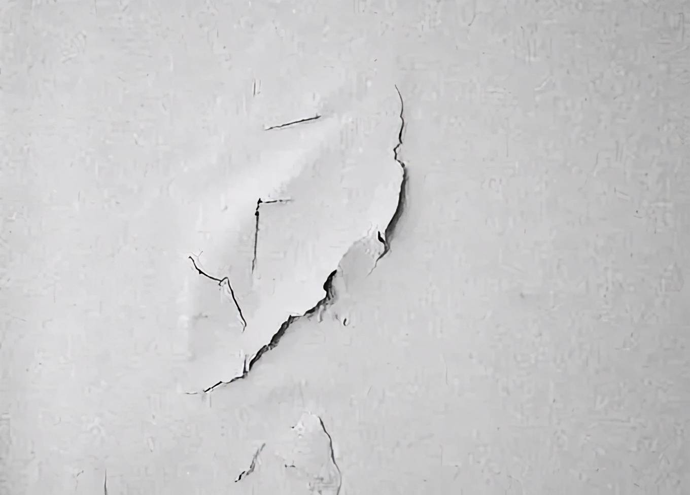 墻面開裂起皮怎么辦?處理方法有哪些？