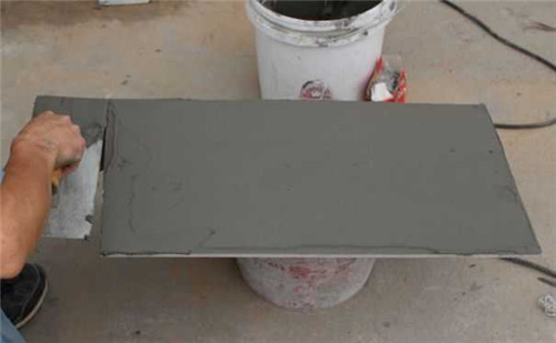 瓷磚粘合劑有什么特點(diǎn)，瓷磚粘合劑怎么施工?