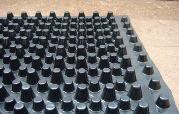 PVC排水板卷材優(yōu)點是什么，pvc排水板施工工藝是什么?