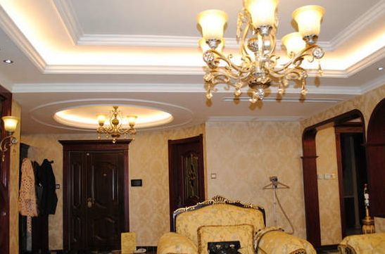 客廳吊頂燈如何選擇，選擇客廳吊頂燈的注意事項有哪些?