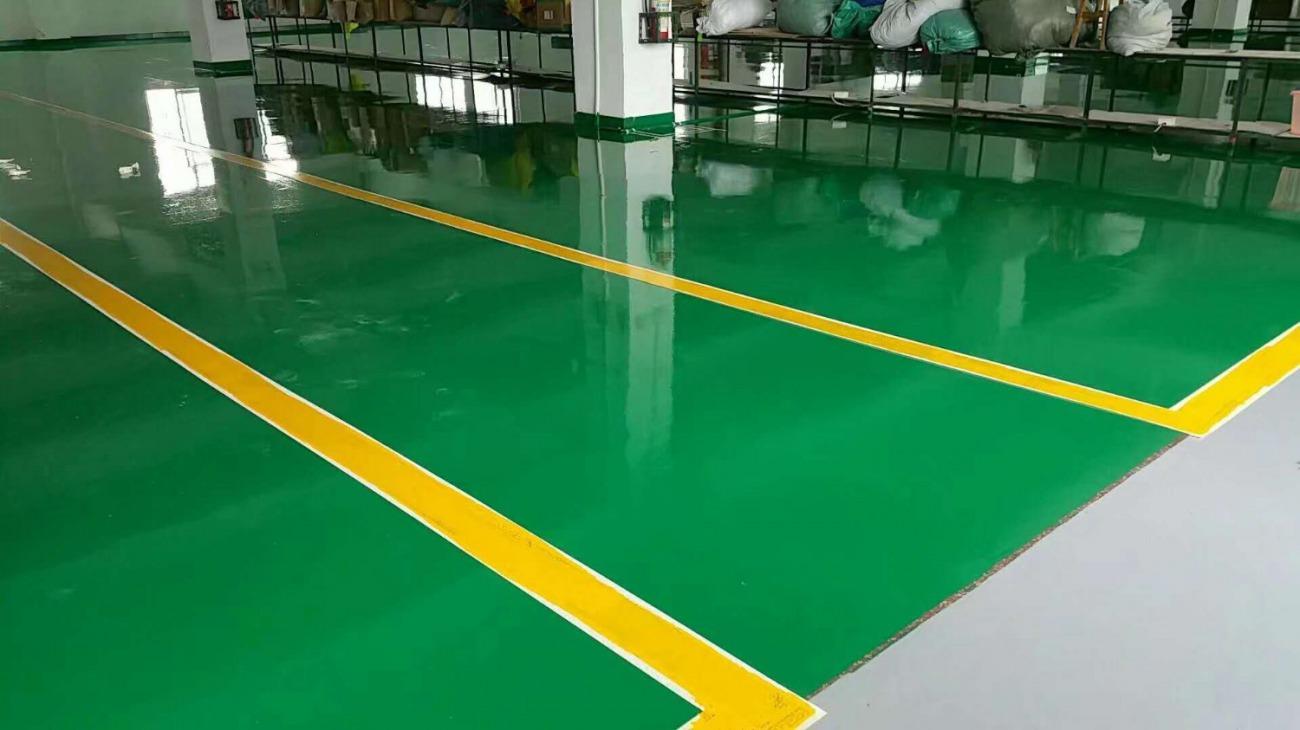 在地坪涂料中裝添加防滑顆粒的方式有哪些?